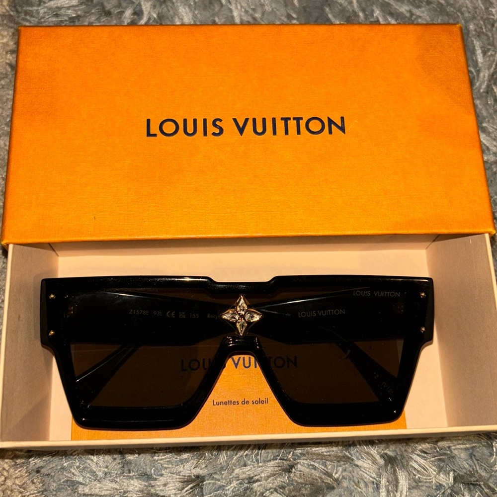 Louis Vuitton cyclone sunglasses